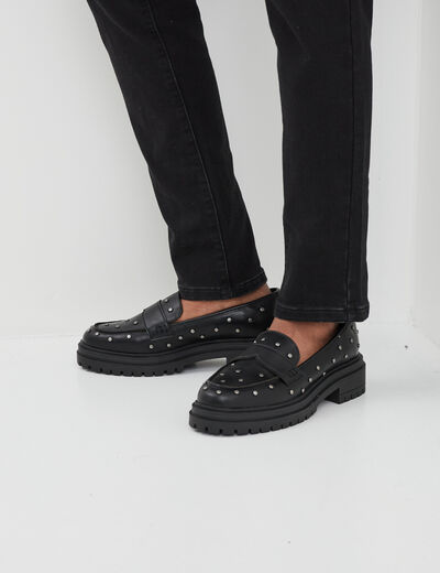 Mocassins crantés à clous noir femme