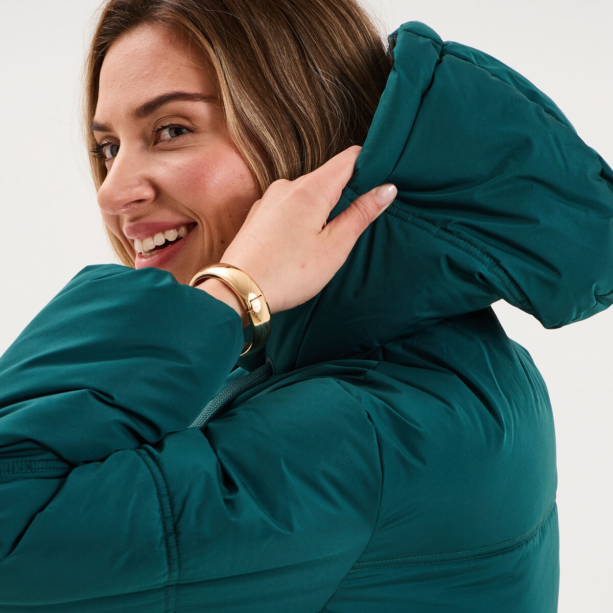 Doudoune courte droite doubl&eacute;e &agrave; capuche vert fonc&eacute; femme