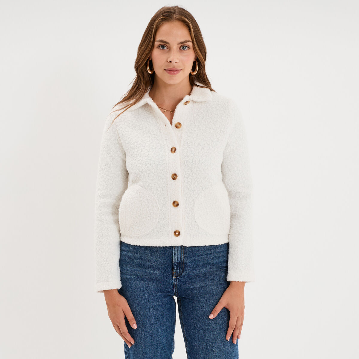 Veste courte boutonn&eacute;e effet bouclette blanc femme