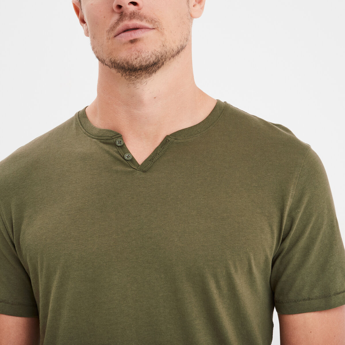 T-shirt manches courtes col tunisien vert kaki homme