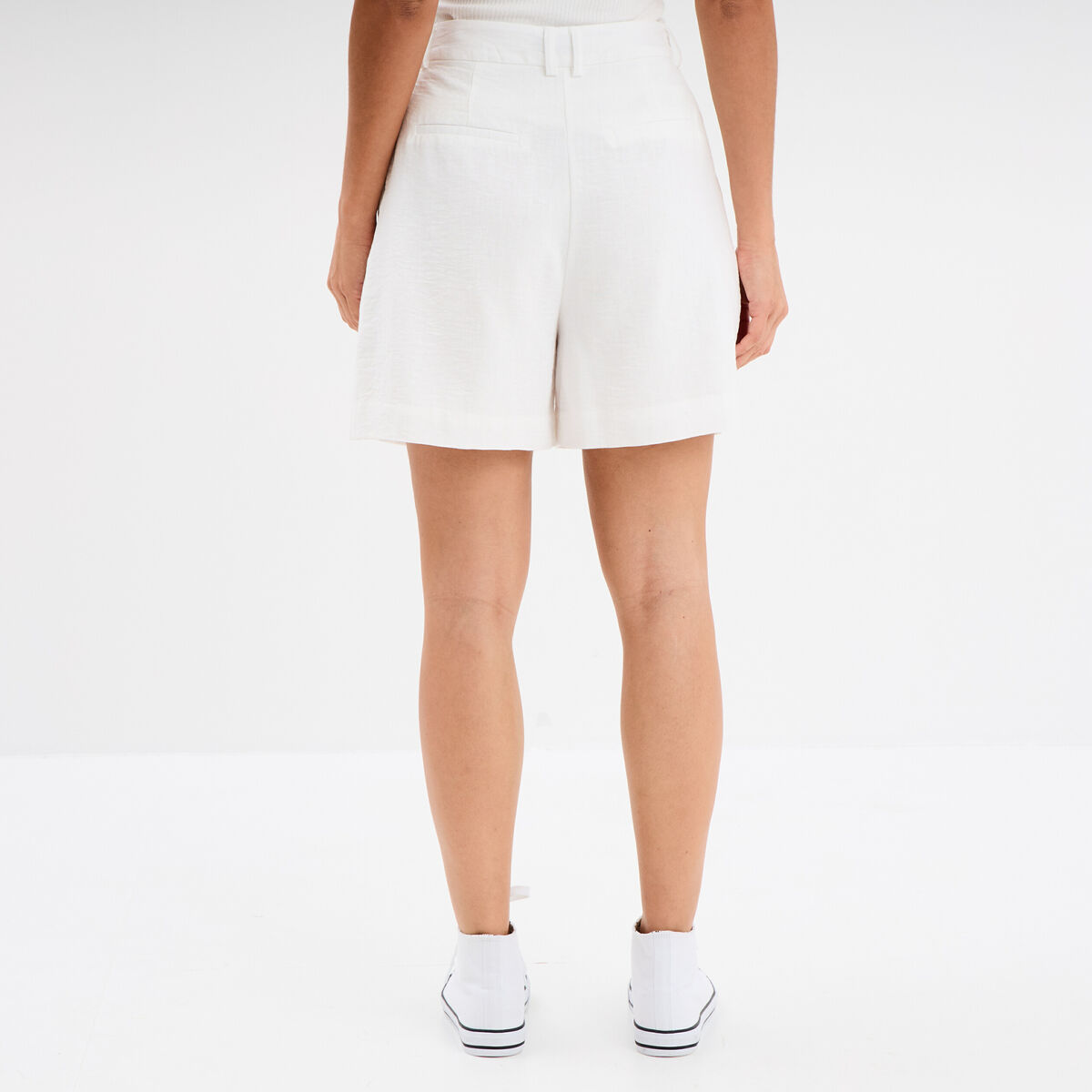 Short large avec pinces blanc femme