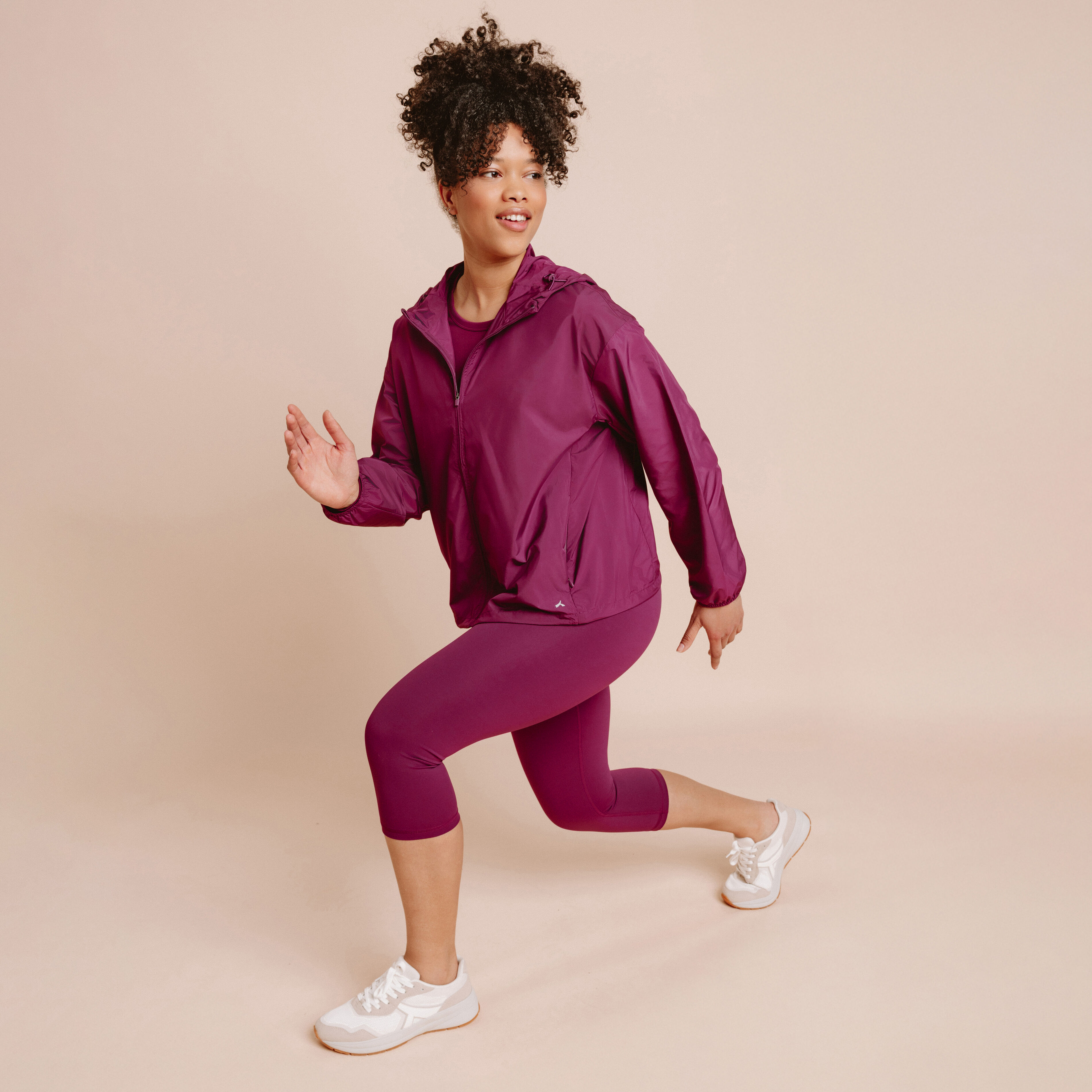 Coupe-vent déperlant à capuche violet foncé femme