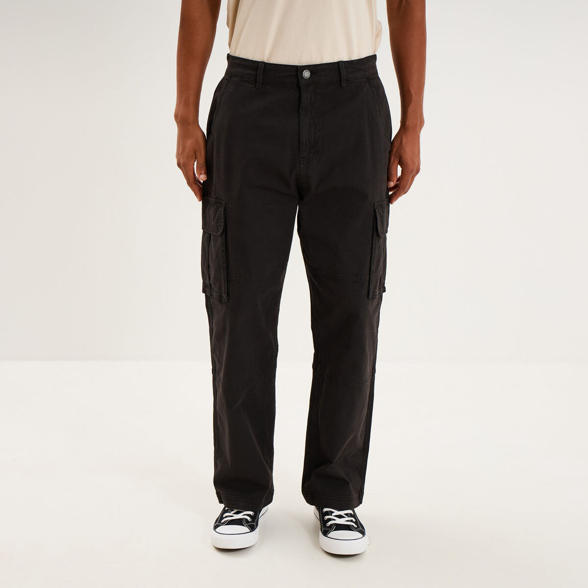Pantalon cargo large avec poches c&ocirc;t&eacute;s noir homme
