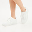 Baskets avec semelle &eacute;paisse blanc femme