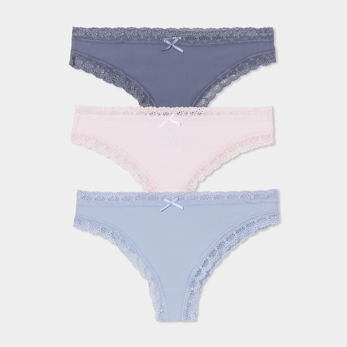 Lot 3 tangas c&ocirc;tel&eacute;s &agrave; dentelle bleu clair femme