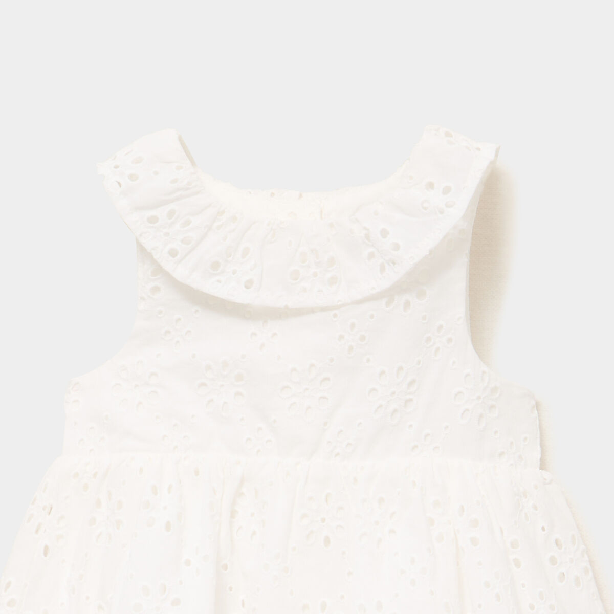 Robe &eacute;vas&eacute;e broderie anglaise coton blanc b&eacute;b&eacute; fille