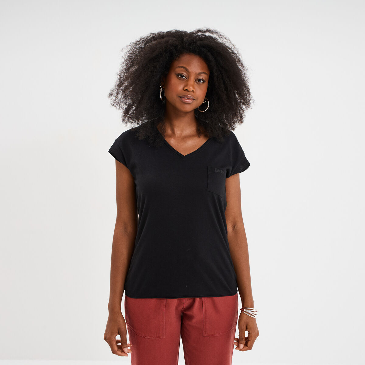 T-shirt col v poche poitrine Creeks noir femme