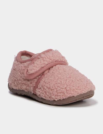 Chaussons effet bouclette rose b&eacute;b&eacute; fille