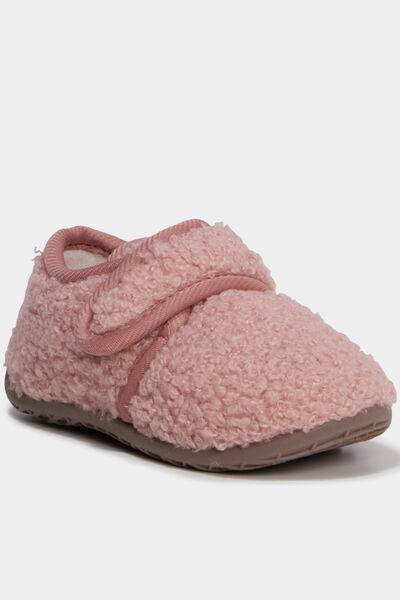 Chaussons effet bouclette rose b&eacute;b&eacute; fille