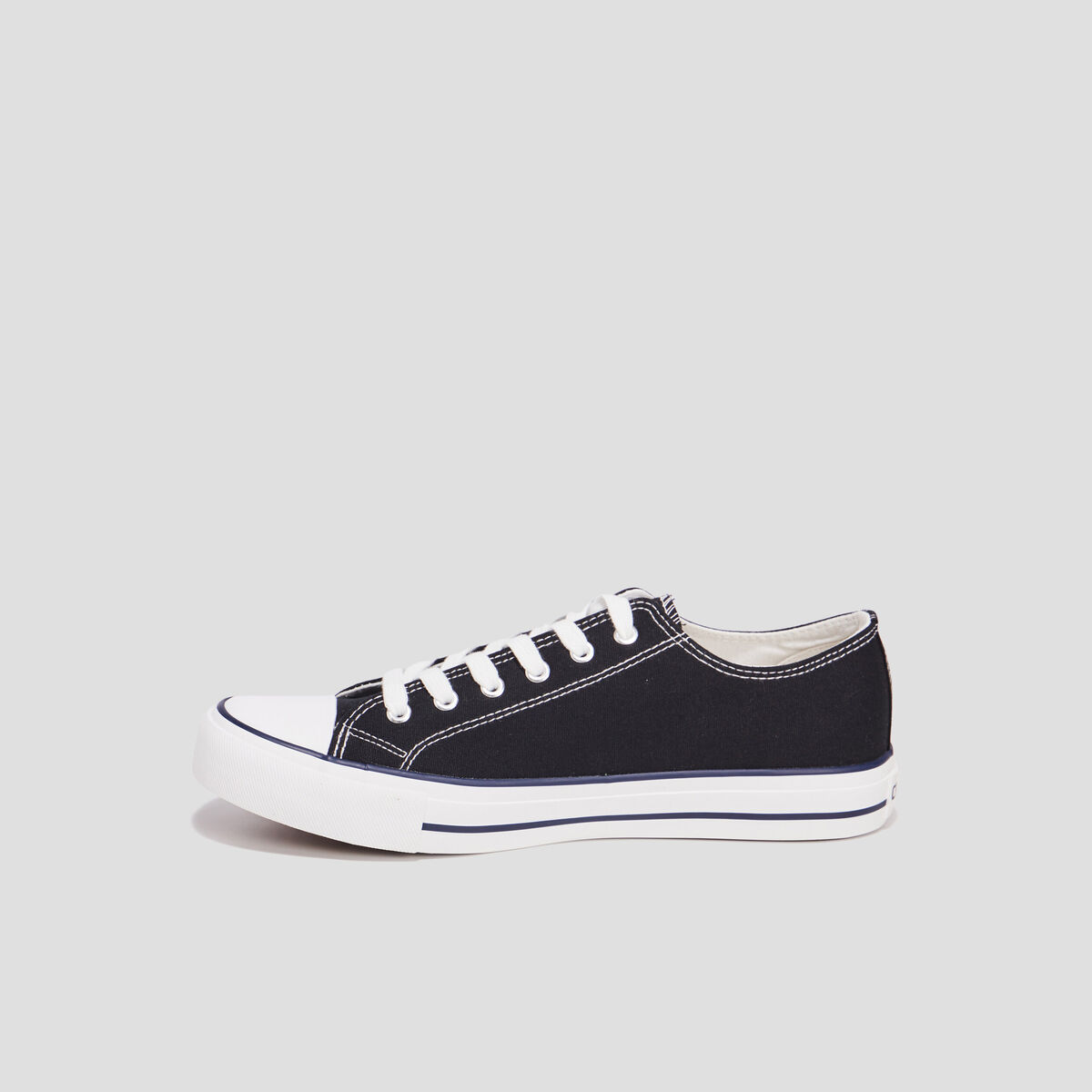 Tennis en toile &agrave; lacets noir homme