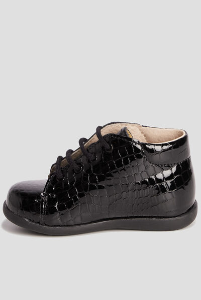 Chaussures vernies en cuir noir bébé fille