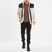 Pull en maille textur&eacute;e col rond taupe homme