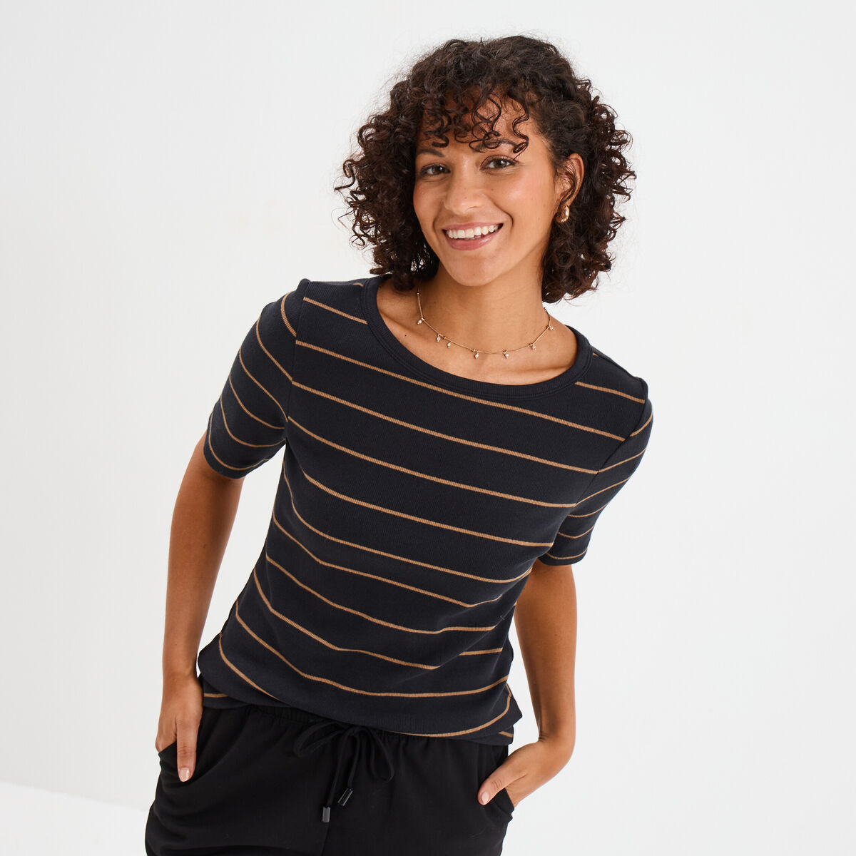 T-shirt col rond manches courtes coton noir femme