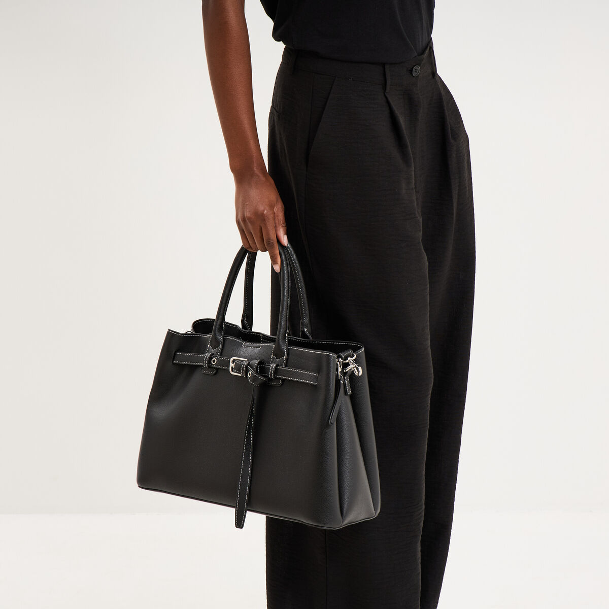Sac &agrave; main avec bandouli&egrave;re noir femme