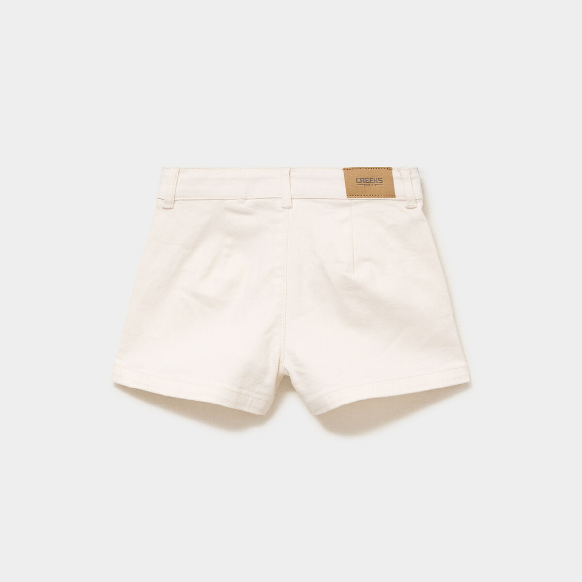 Short droit poches plaqu&eacute;es stretch creme fille
