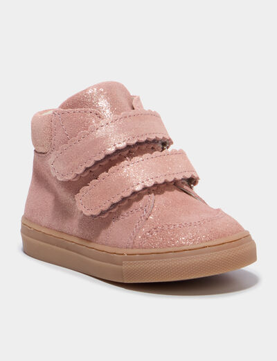Bottillons &agrave; scratchs en cuir rose b&eacute;b&eacute; fille