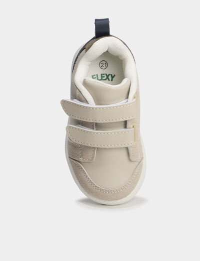 Tennis basses &agrave; scratchs semelle souple blanc b&eacute;b&eacute; gar&ccedil;on