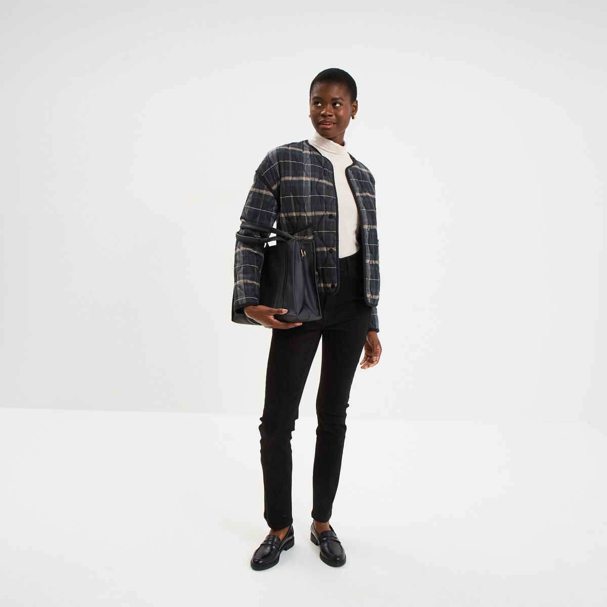 Veste matelass&eacute;e poches plaqu&eacute;es noir femme