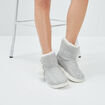Chaussons bottines avec pompons gris femme
