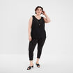 Débardeur col V avec bijoux noir femme grande taille