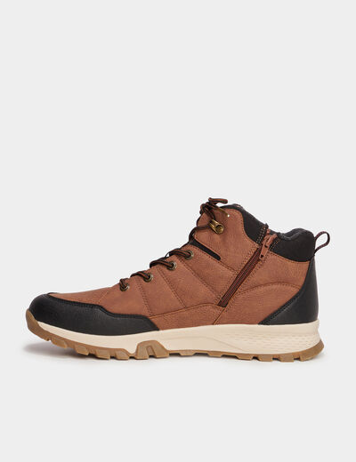 Boots crantées à lacets marron homme