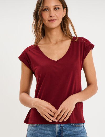 T-shirt col en V ajour&eacute; &eacute;paules et dos bordeaux femme