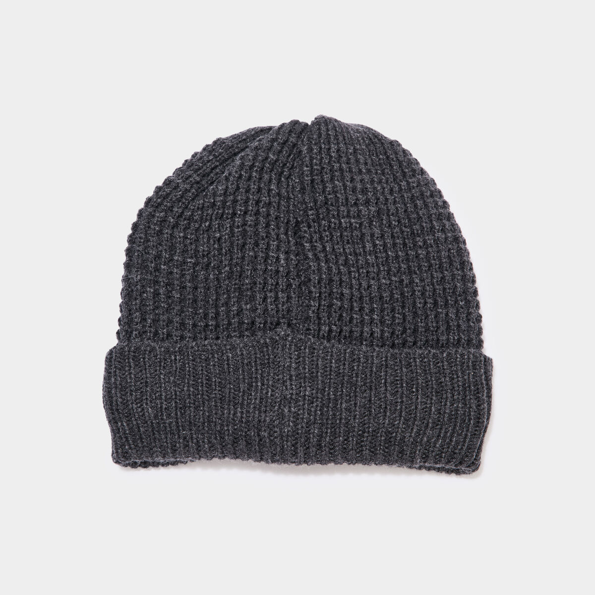 Bonnet tricot&eacute; gris fonc&eacute; homme