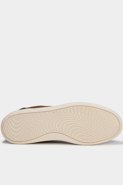 Baskets en su&eacute;dine &agrave; lacets marron femme
