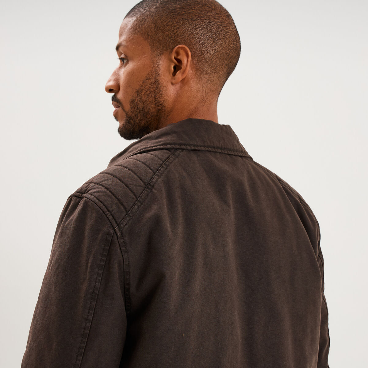 Veste doubl&eacute;e capuche amovible en coton marron fonc&eacute; homme