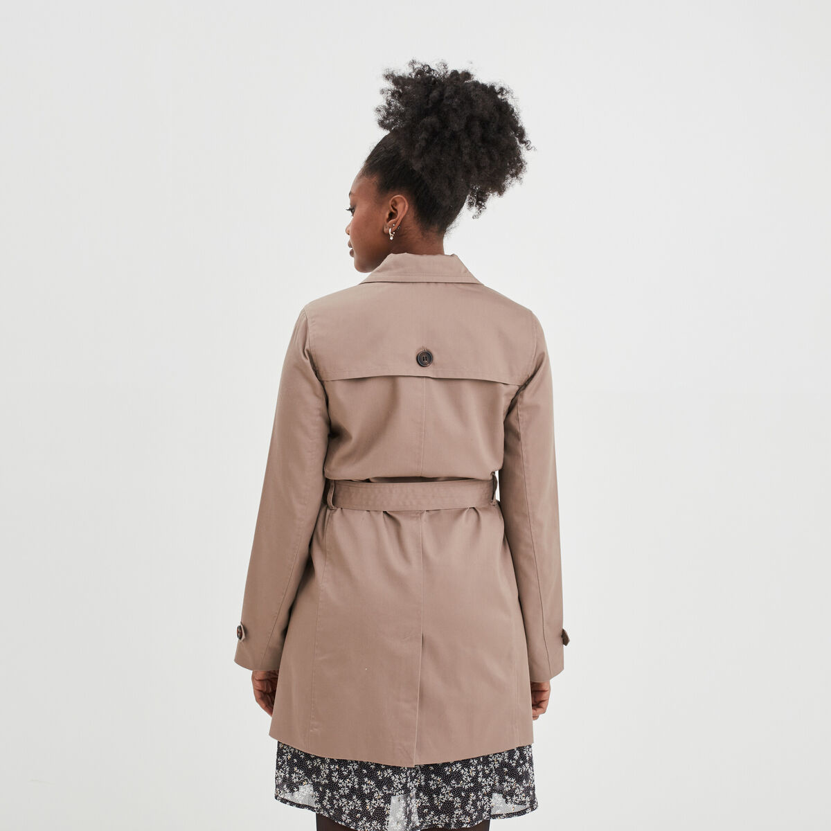 Trench mi-long ceinturé ajusté marron femme