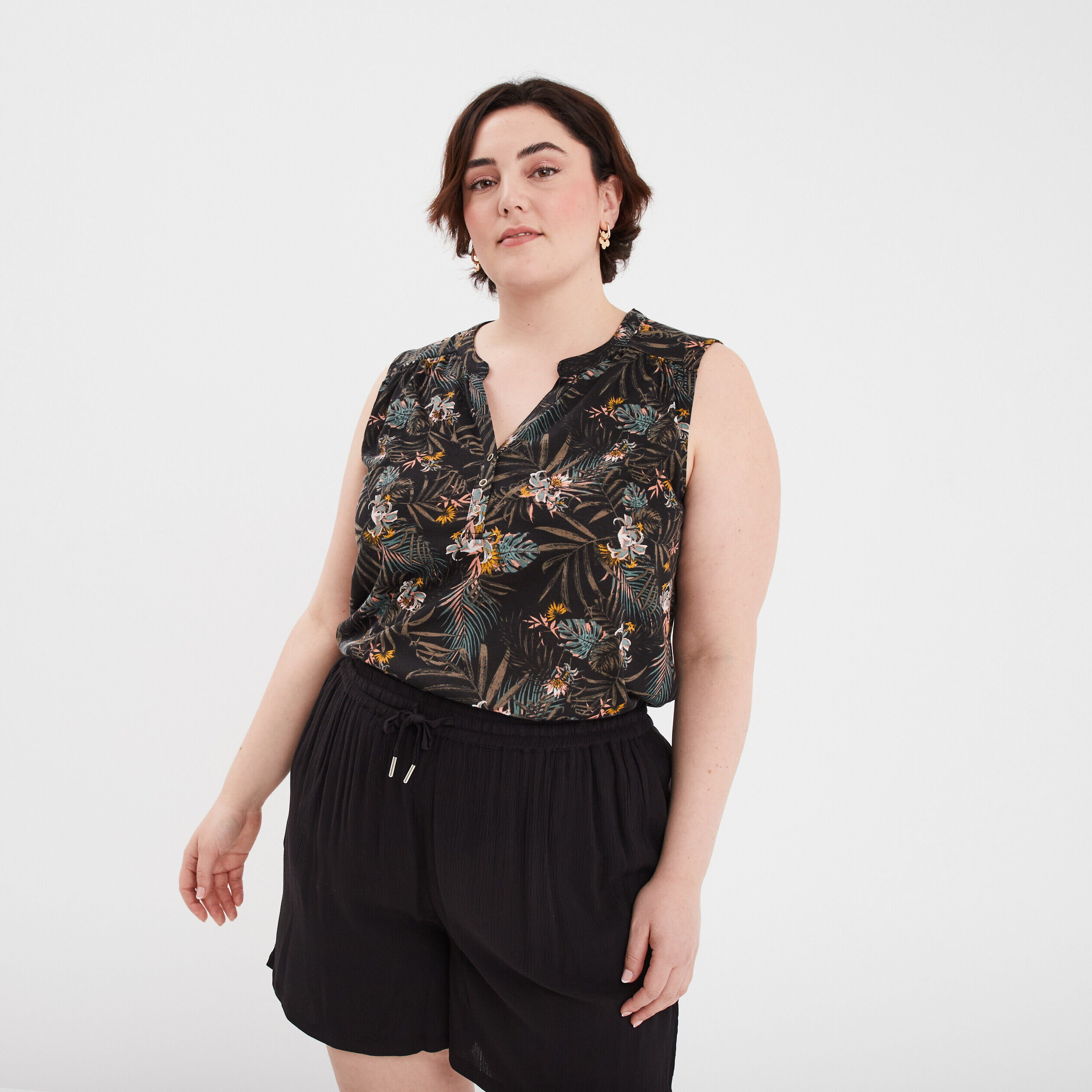 Débardeur ajusté col en V noir femme grande taille MODAVISTA