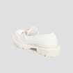 Mocassins crantés détail chaîne Liberto blanc femme