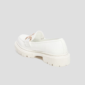 mocassins crantes detail chaine liberto blanc femme Mocassins crantés détail chaîne Liberto blanc femme