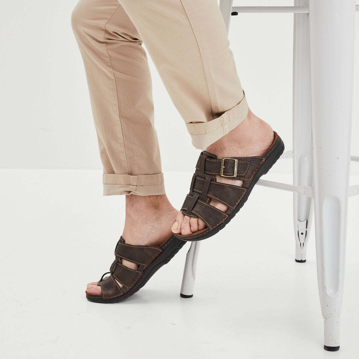 Mules avec brides boucles marron homme