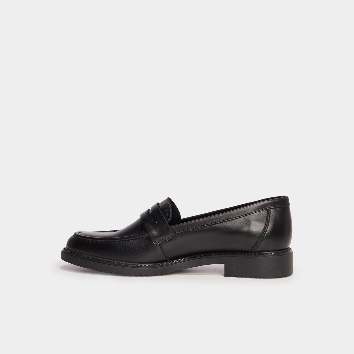 Mocassins en cuir noir femme