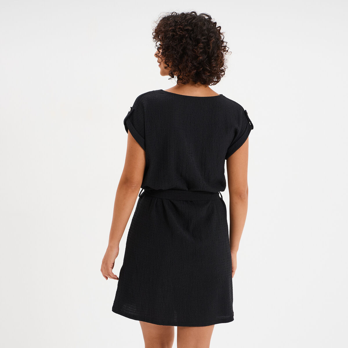 Robe effet gaufré manches courtes noir femme
