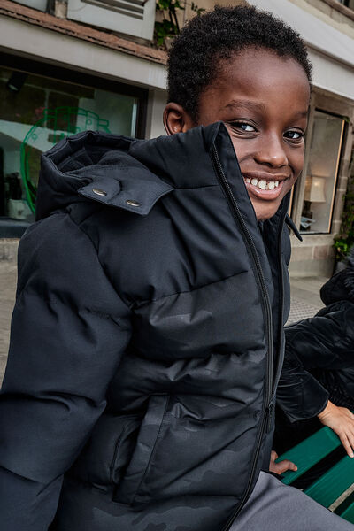 Doudoune droite &agrave; capuche noir gar&ccedil;on
