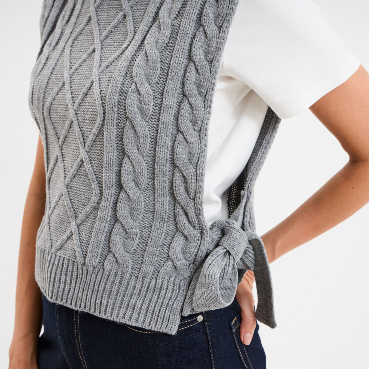 Pull poncho col roul&eacute; sans manches gris femme
