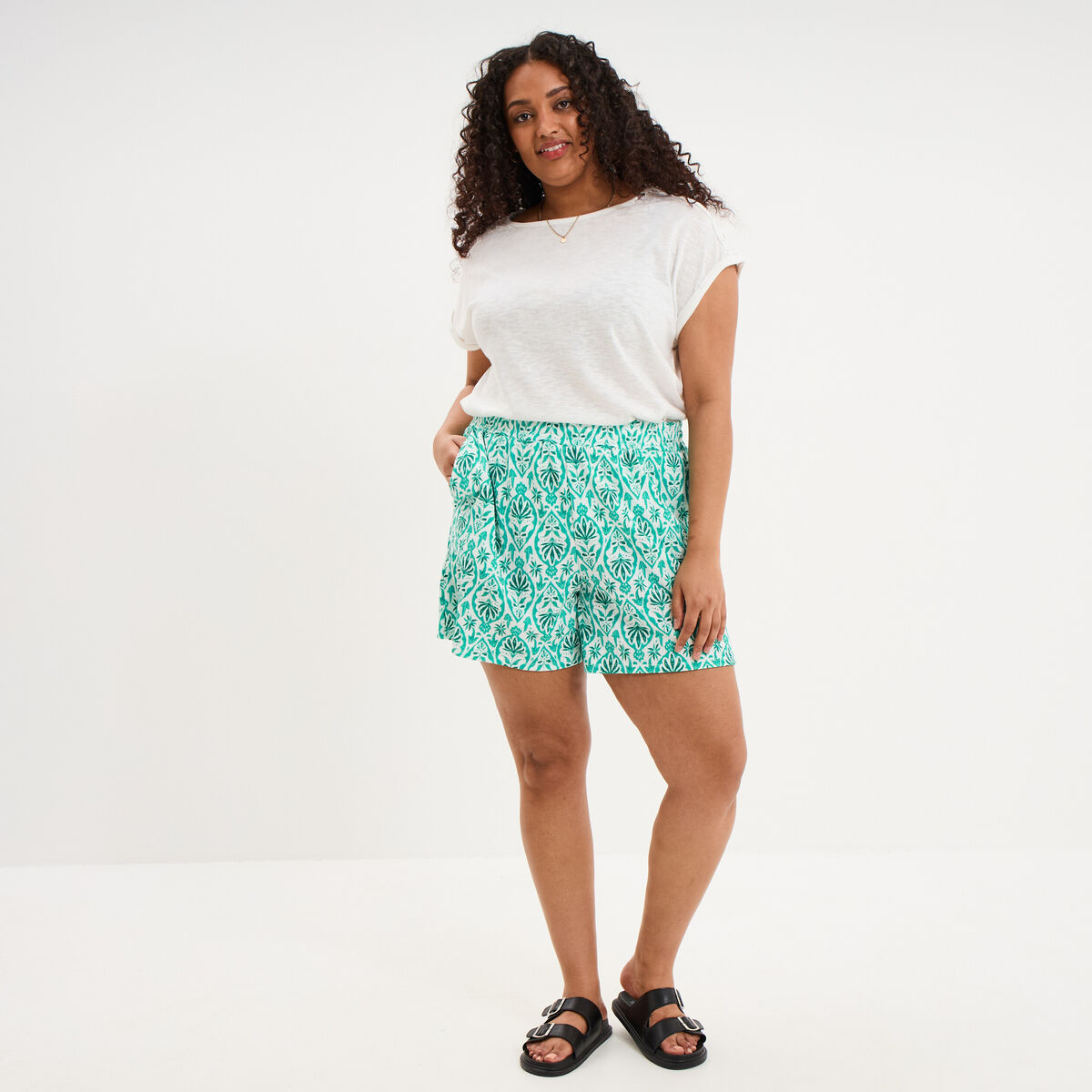 Short fluide taille &eacute;lastiqu&eacute;e ecru femme grande taille