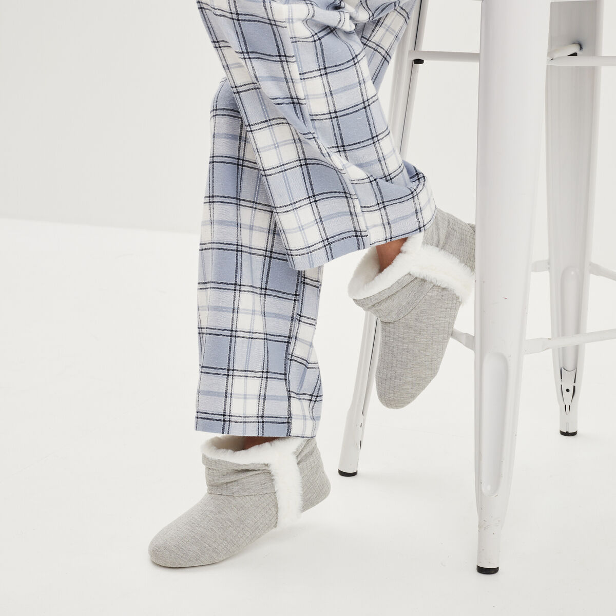 Chaussons bottines fourr&eacute;es gris femme