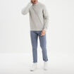 Pull en maille textur&eacute;e col rond gris clair homme