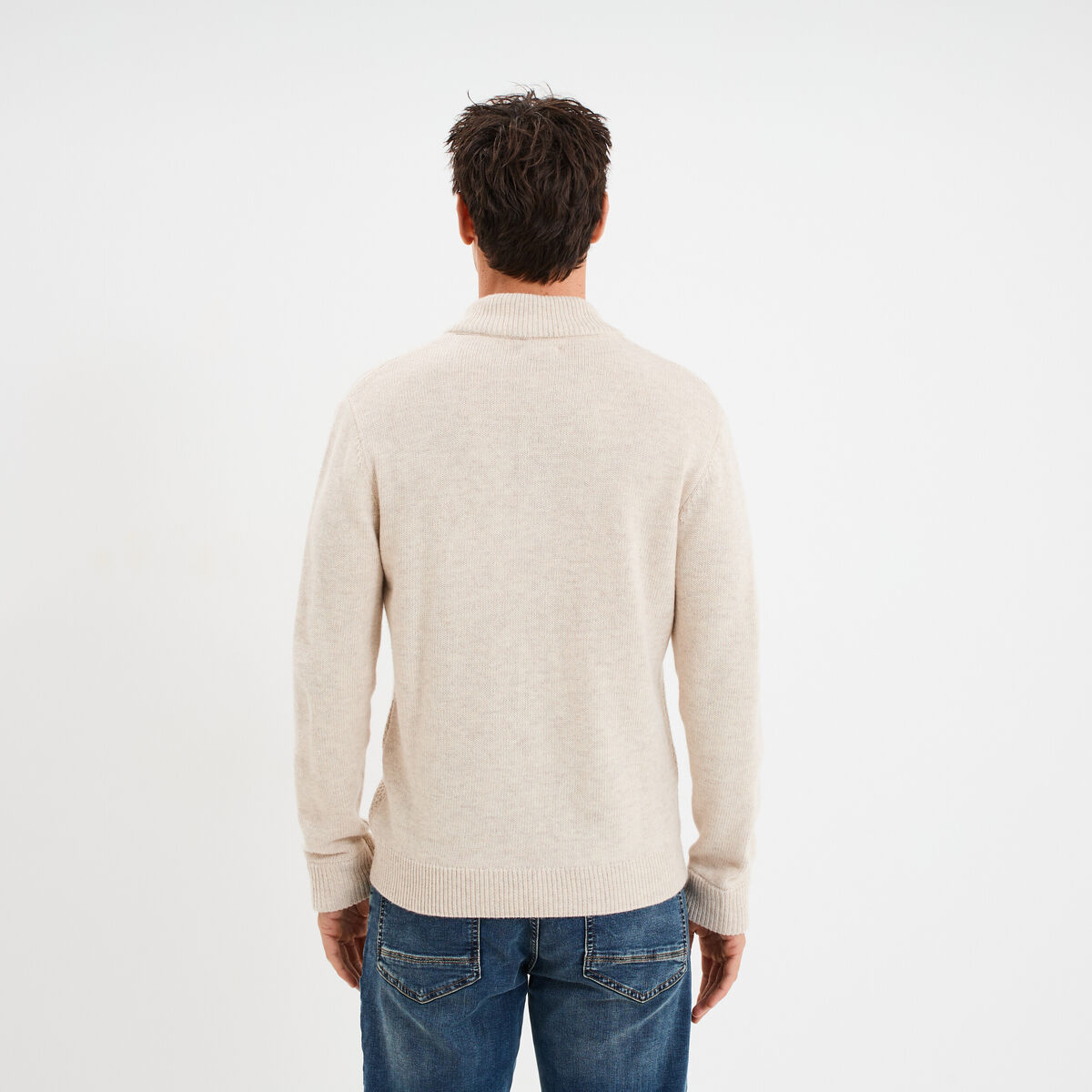 Pull col montant boutonn&eacute; et torsades ecru homme