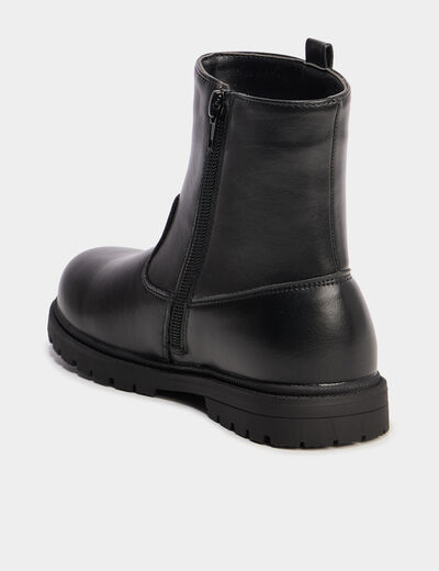 Boots crantées avec clous coeurs noir fille