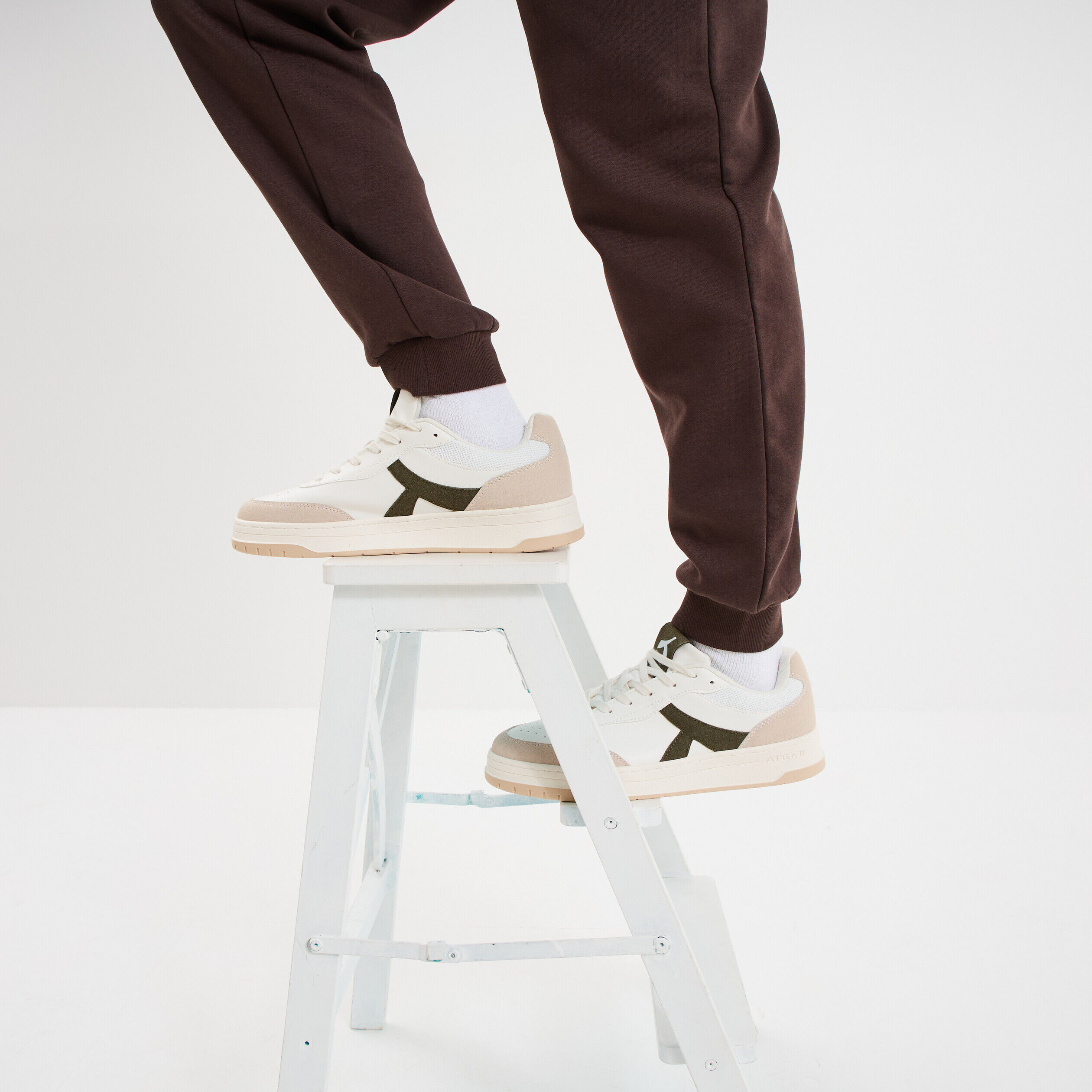 Tennis basses à lacets semelle plate vert kaki homme