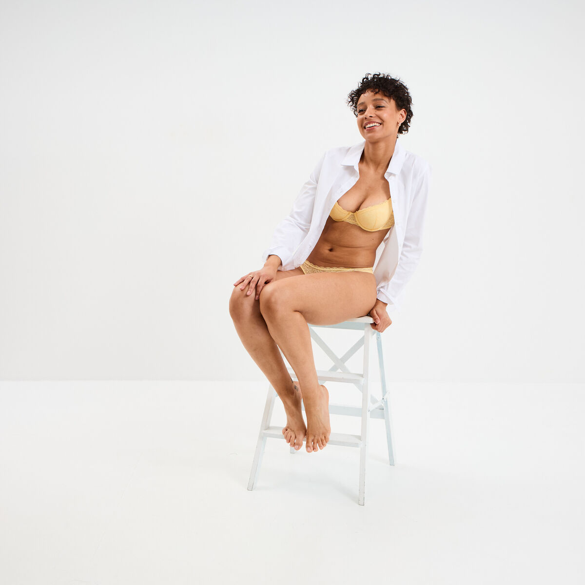 Soutien-gorge corbeille paddé dentelle jaune clair femme