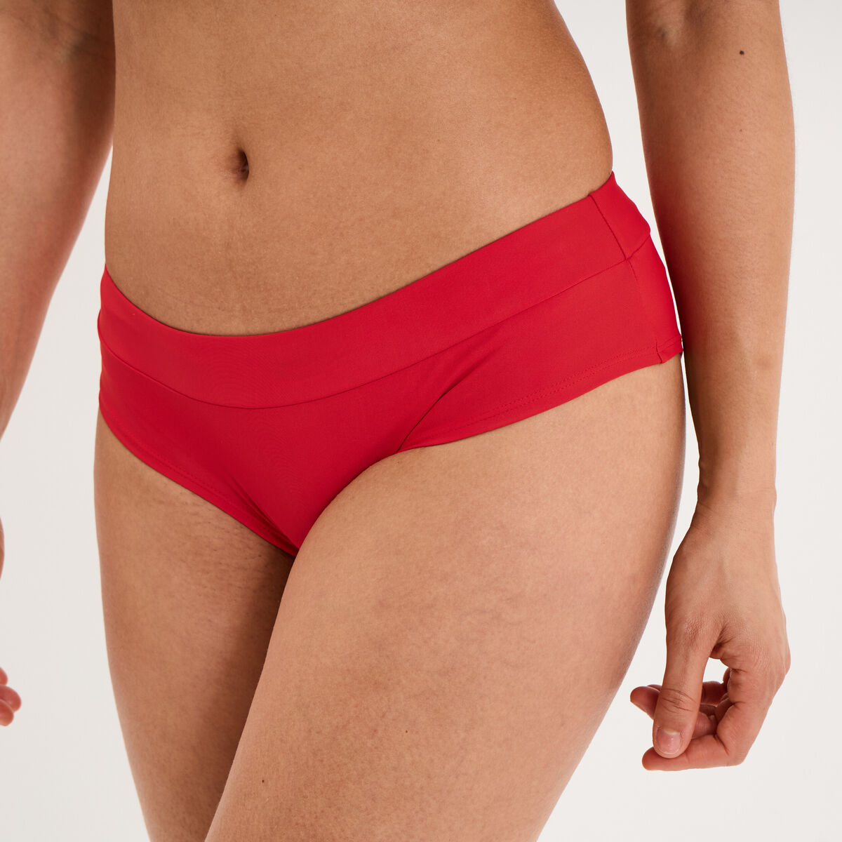 Bas de maillot de bain shorty rouge fonc&eacute; femme