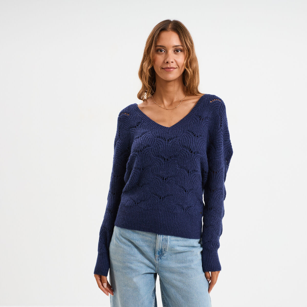 Pull ajour&eacute; col en V manches longues bleu femme