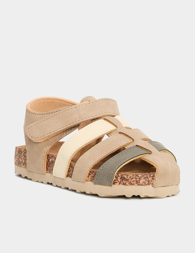 Sandales bout ferm&eacute; avec scratchs marron clair gar&ccedil;on