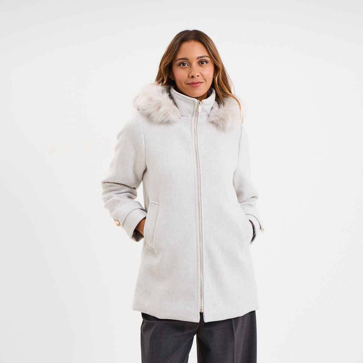 Manteau &agrave; capuche fausse fourrure gris clair femme