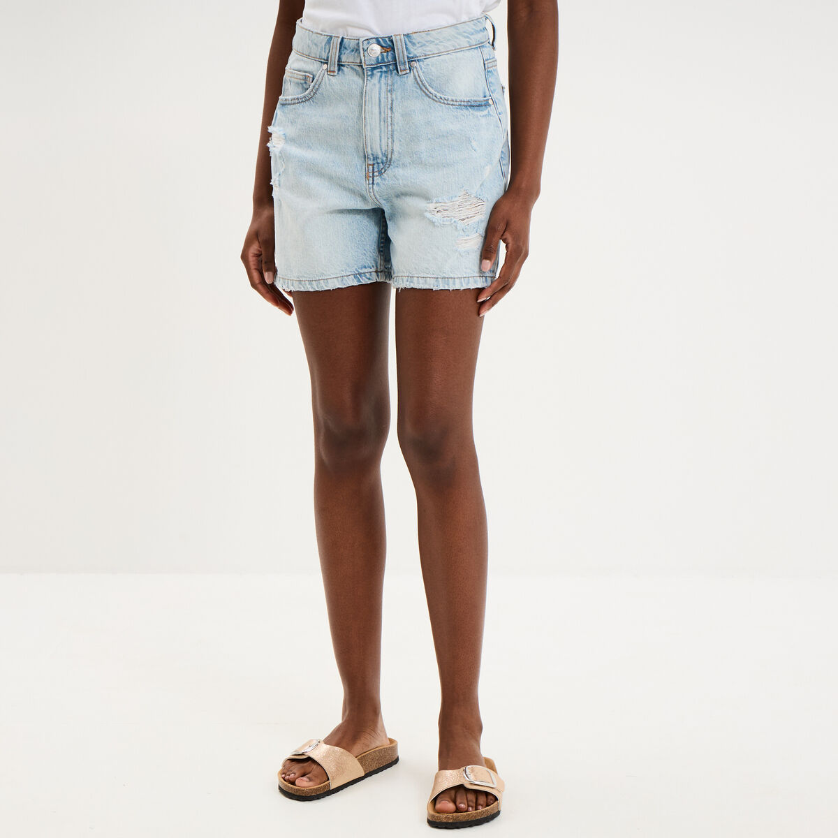 Short en jean d&eacute;chir&eacute; coton denim bleach femme